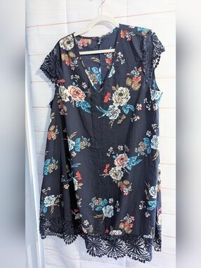 Nwot Shein Curve Navy Floral Crochet-Trim V-Neck Midi Dress Size 2XL (Fits 1X)